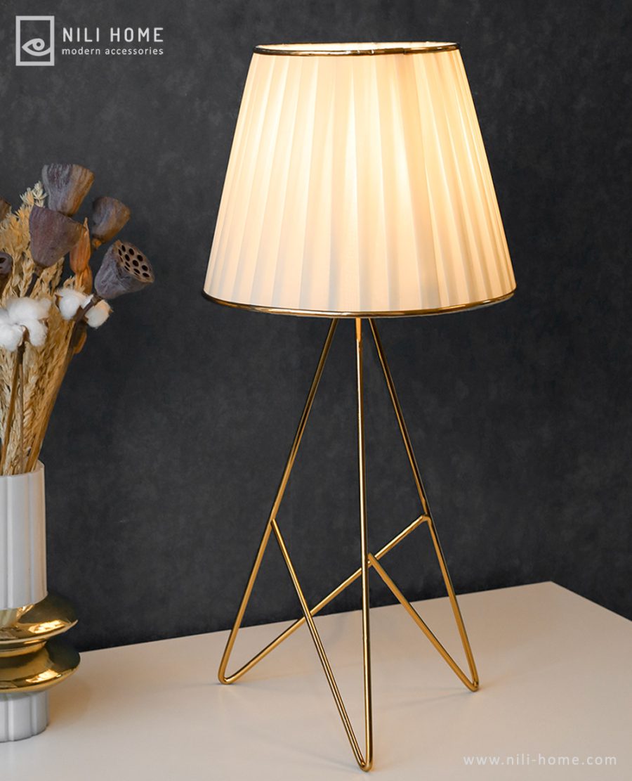 lampshade 02 3 | آباژور رومیزی فلزی مدل روشنا رنگ طلایی
